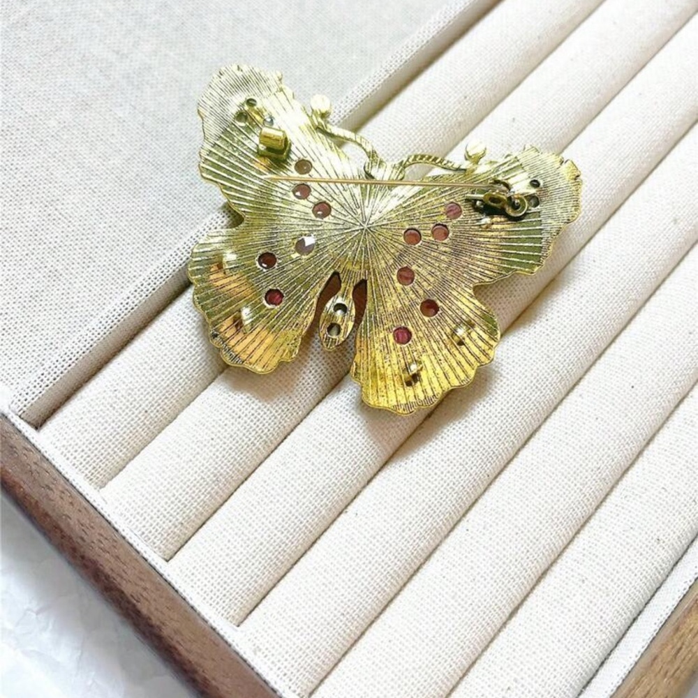Vibrant Butterfly Brooch Piper-k - Picture 3 of 6